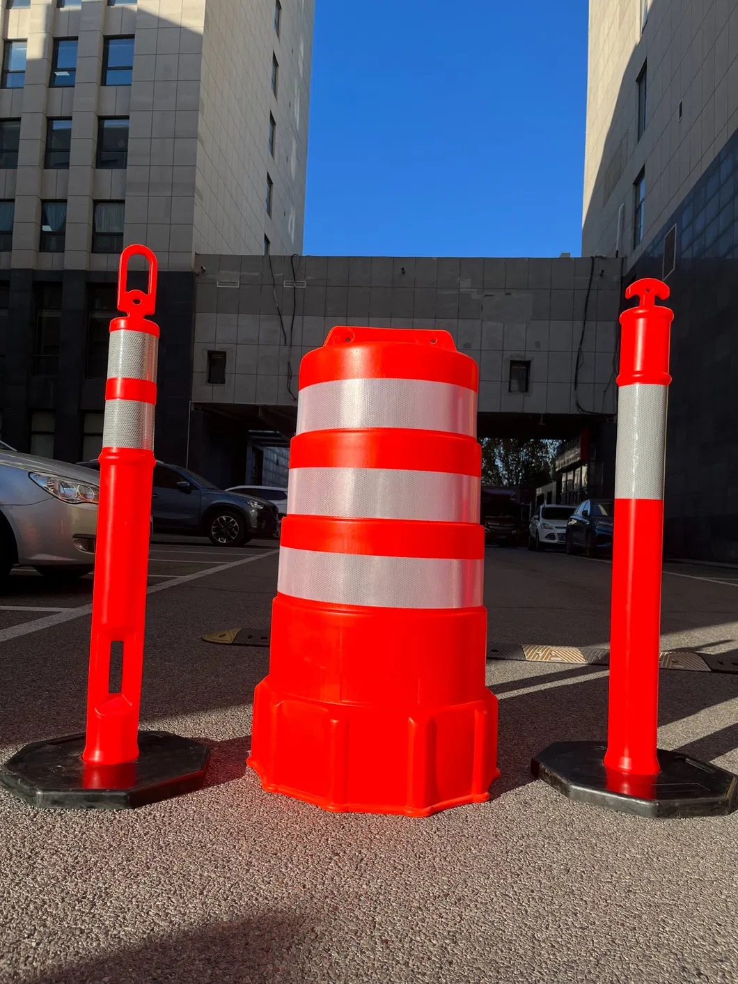 ROADSAFE &Ccedil;ok satan PE Trafik Konisi &Ccedil;arpışma Varilleri Yol G&uuml;venliği Yansıtıcı Uyarı Konisi 1