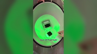 Güneş Enerjili Yol Bujisi Parlak Güvenliği Test Ediyor